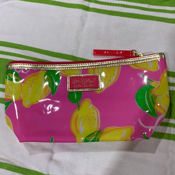 Lily Pulitzer Estee Lauder Bag. Zippered logo has original plastic protection - Picture 1 of 6